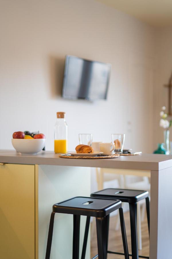 Tours Centre - Proche Gare - Parking Velo - Balcon - Arrivee Autonome Apartment Екстериор снимка