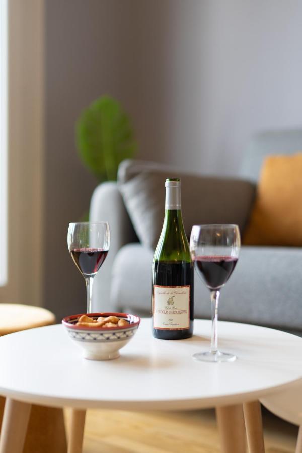 Tours Centre - Proche Gare - Parking Velo - Balcon - Arrivee Autonome Apartment Екстериор снимка